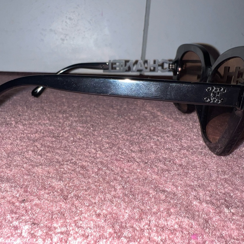 Chanel sunglasses - Picture 8 of 11